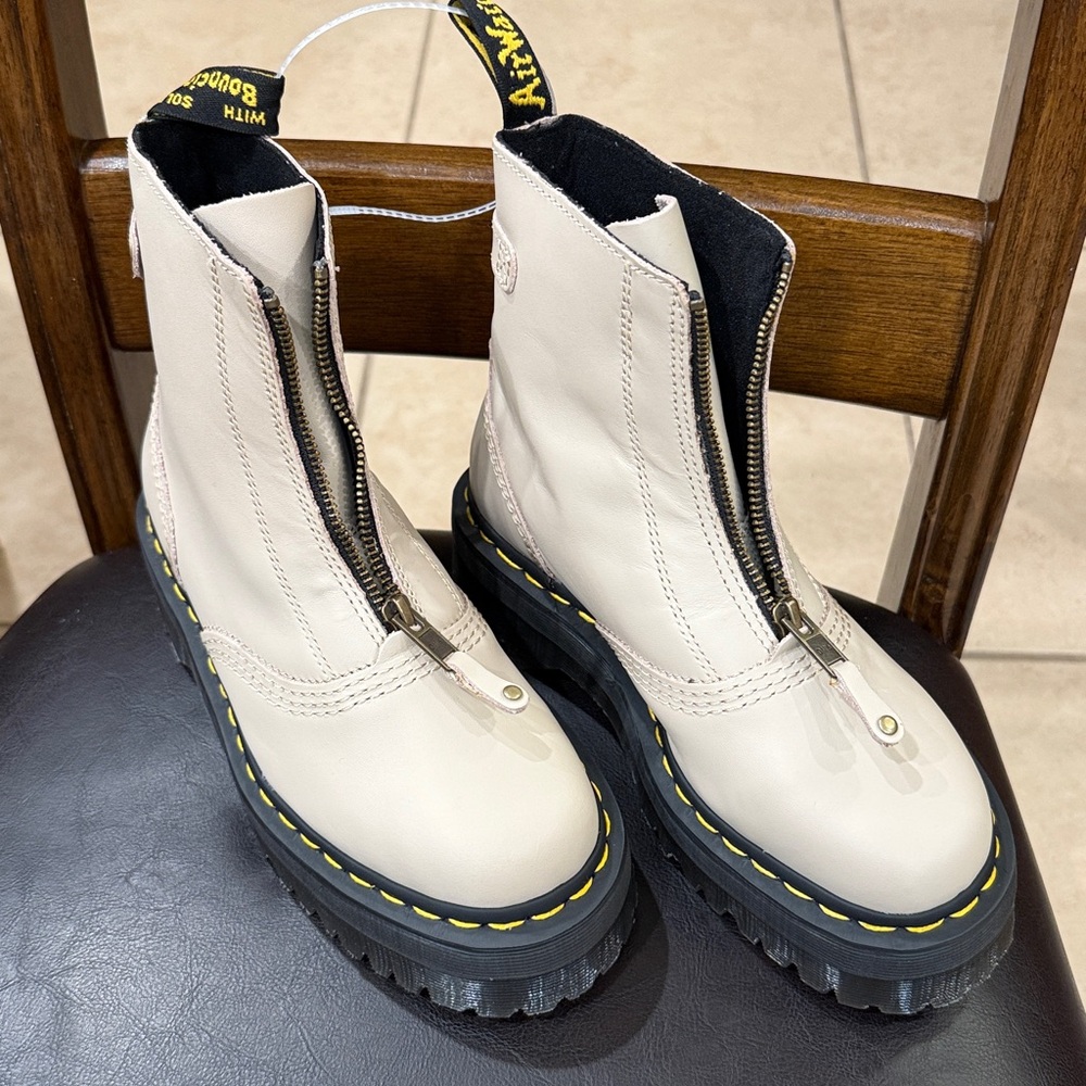 Dr. Martens Jetta Zipped Leather Platform Zip-Up Boots Vintage Taupe Size 6 - Picture 4 of 7